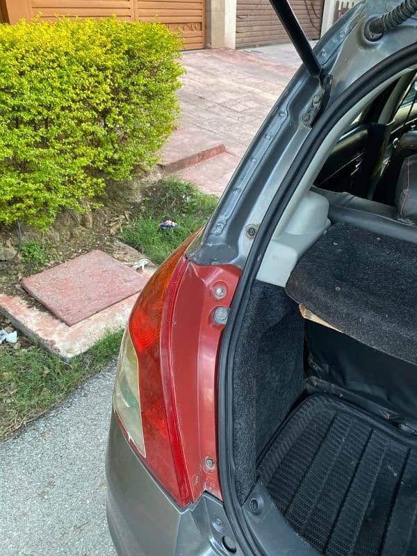 Suzuki Swift DLX 2011 Islamabad No genuine 17