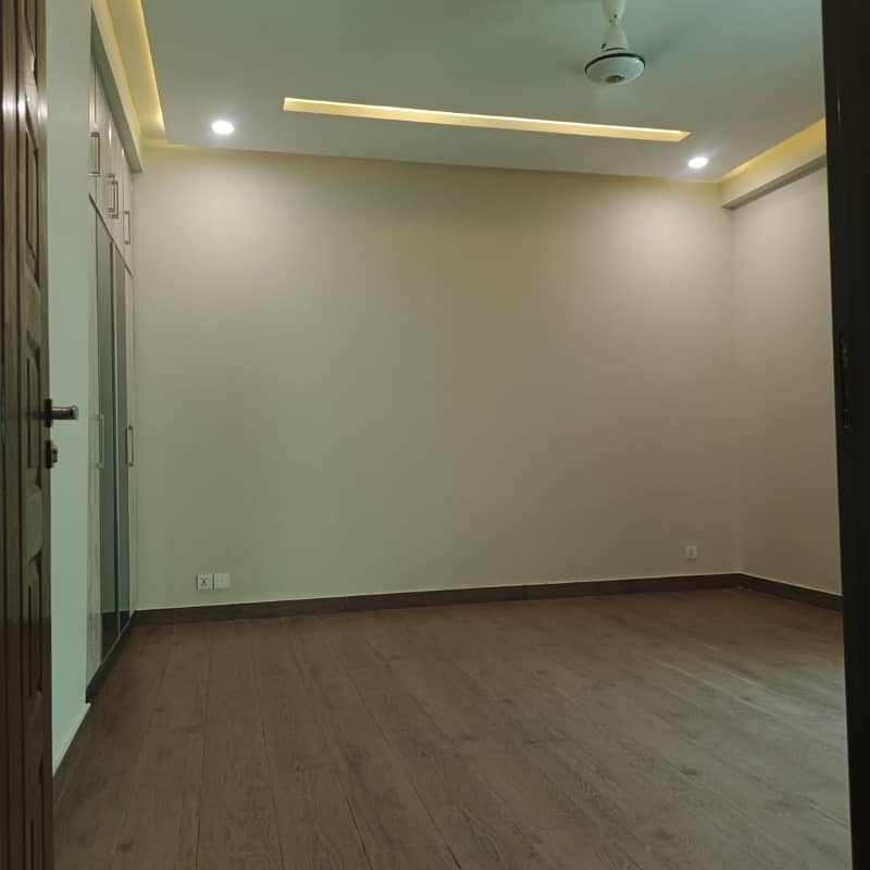 A Brand New Flat Of 12 Marla Available For Sale 0