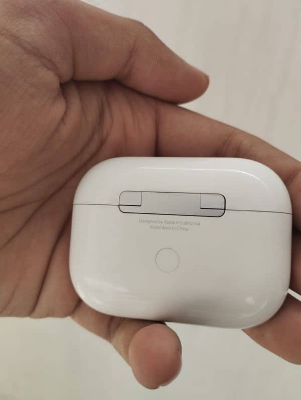 apple airpods pro 1st generation original 10/10 lush condition 2