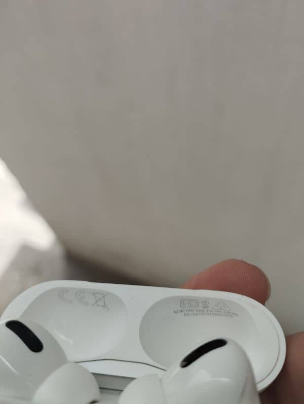 apple airpods pro 1st generation original 10/10 lush condition 3