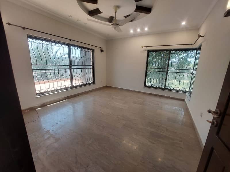 Separate Gate - Corner 1 Kanal Lavish Upper Portion On Top Location For Rent in DHA Phase 6 Lahore 7