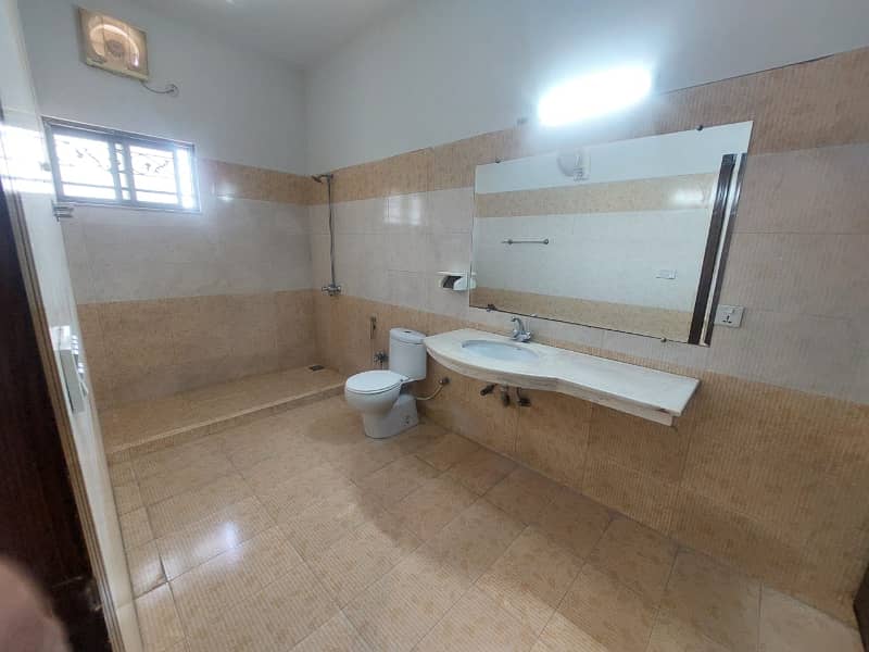 Separate Gate - Corner 1 Kanal Lavish Upper Portion On Top Location For Rent in DHA Phase 6 Lahore 8