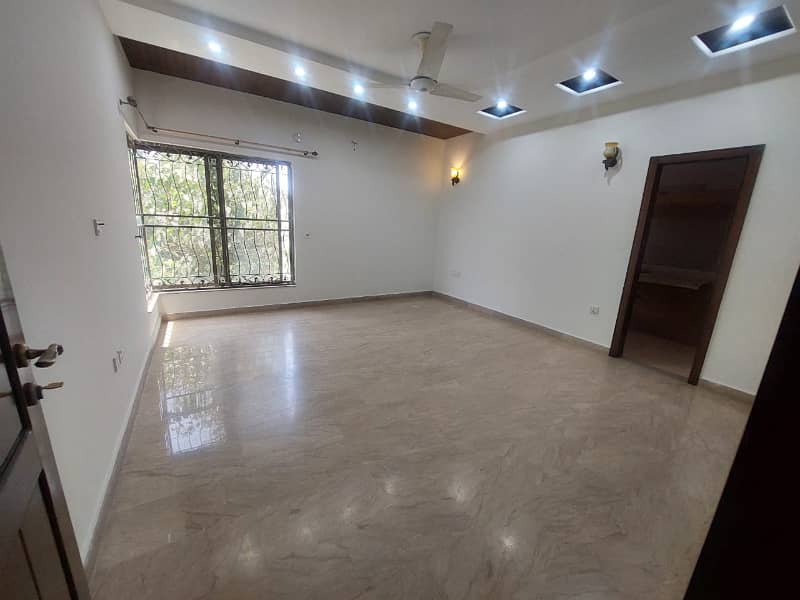 Separate Gate - Corner 1 Kanal Lavish Upper Portion On Top Location For Rent in DHA Phase 6 Lahore 12