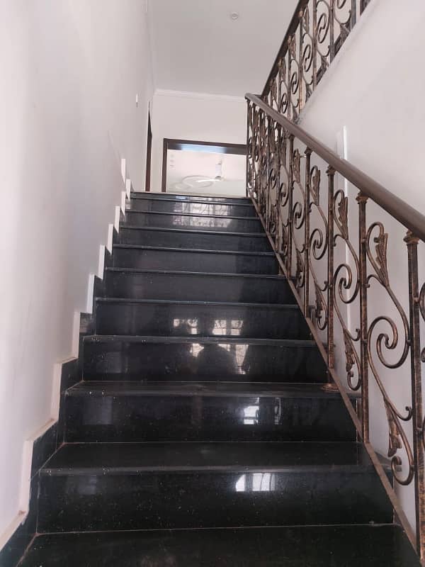 Separate Gate - Corner 1 Kanal Lavish Upper Portion On Top Location For Rent in DHA Phase 6 Lahore 13