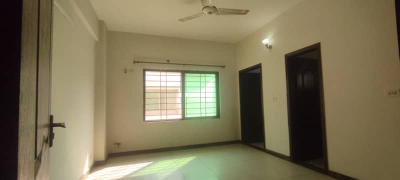 10 Marla 3 Bedrooms Apartment Available For Sale In Sector B Askari 11 Lahore 2