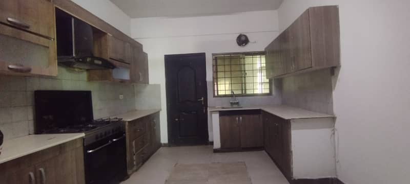 10 Marla 3 Bedrooms Apartment Available For Sale In Sector B Askari 11 Lahore 10