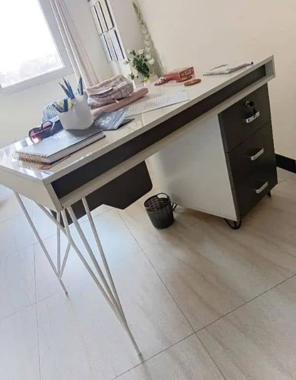 Office/Study Table 1