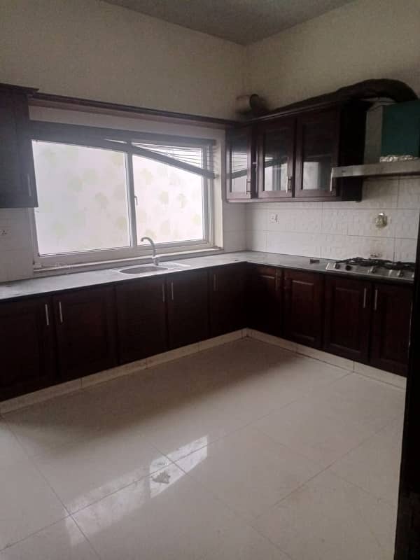 10 Marla Upper Portion Available For Rent 3