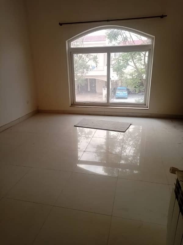 10 Marla Upper Portion Available For Rent 5