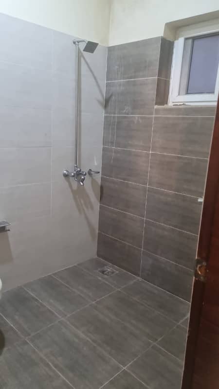 10 Marla Upper Portion Available For Rent 8