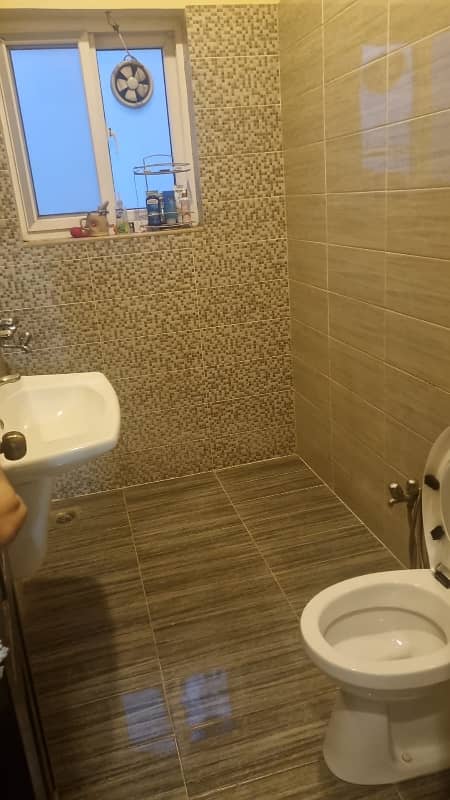 10 Marla Upper Portion Available For Rent 10