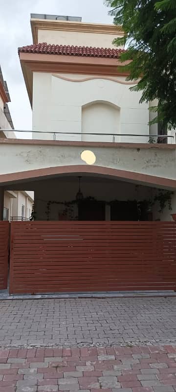 10 Marla Upper Portion Available For Rent 1