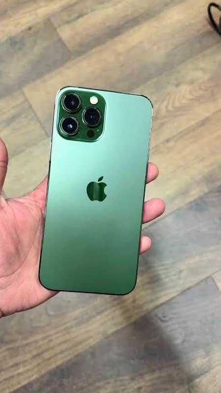 iPhone 13pro max 256gb 10/10 condition 0