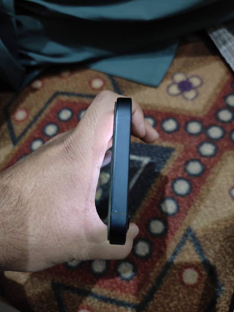 iPhone 12 0