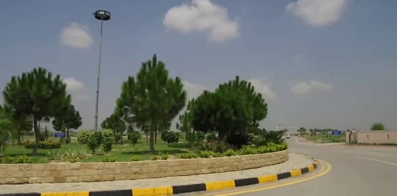 Stunning and affordable Prime Location Residential Plot available for sale in Mumtaz City 0