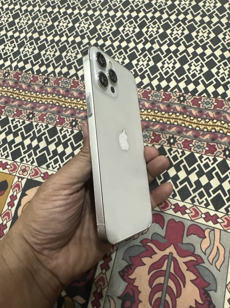 iPhone 12 Pro Max 2