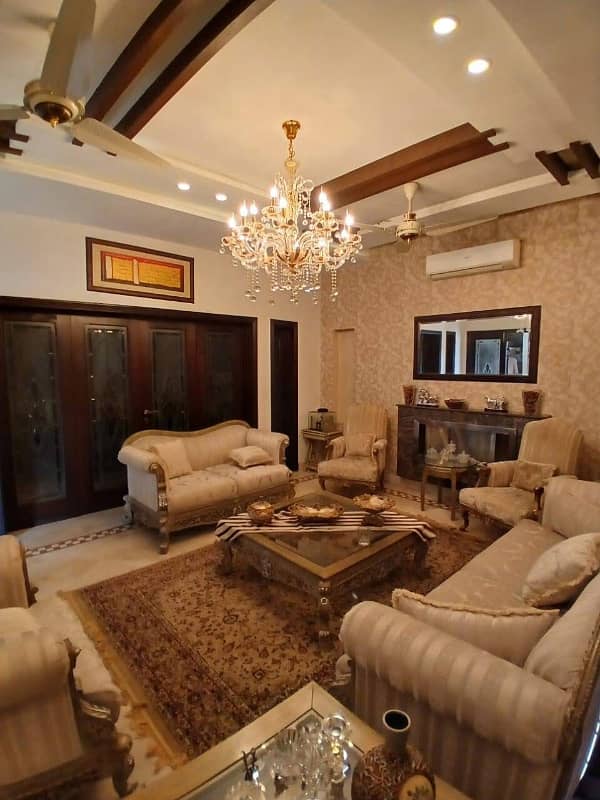 DHA Phase 6, Block K, 01 Kanal, 05 Bed, Slightly Used Fully Furnished Luxurious House Available For Sale. 6