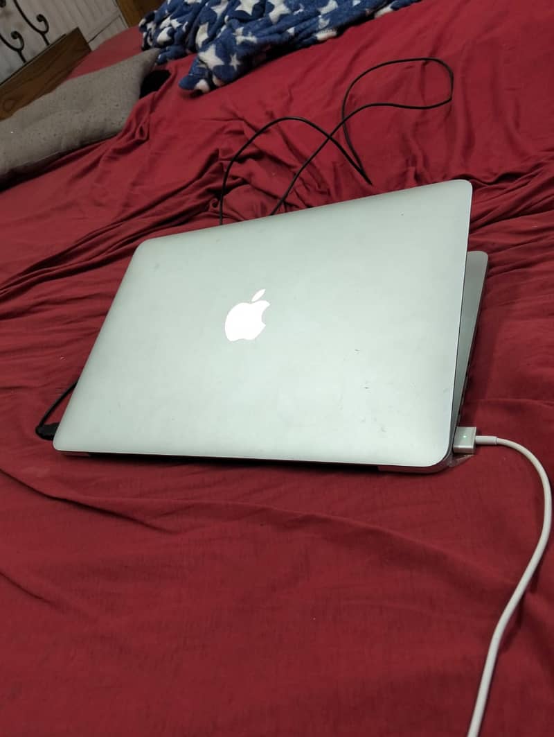 Macbook Pro 13-inch Early 2015 2.7 Turbo Boost upto 3.1/128 8GB RAM 3