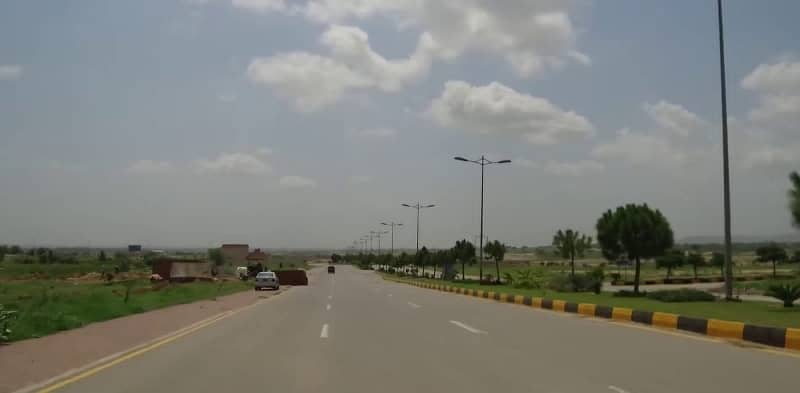 Prime Location Residential Plot For sale In Mumtaz City 3