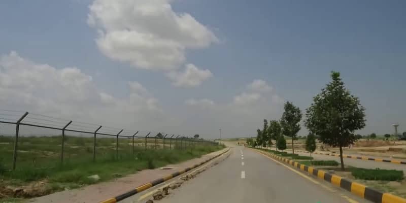 Prime Location Residential Plot For sale In Mumtaz City 5