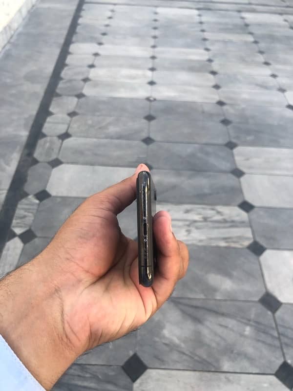 iphone XS 64 GB officially Pta approved 1
