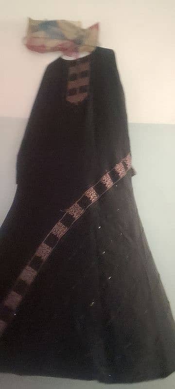new abaya bahir mulk ki he Dubai new he 10 +10 condition he 0