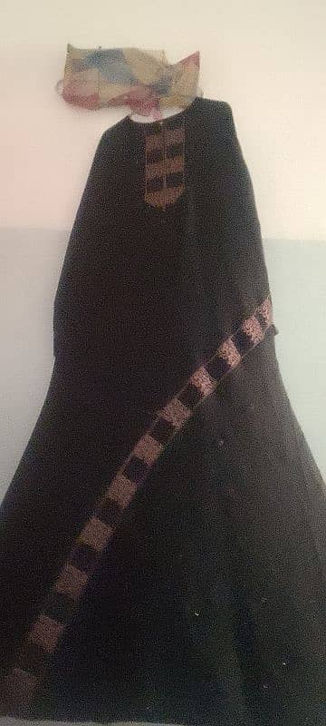 new abaya bahir mulk ki he Dubai new he 10 +10 condition he 1