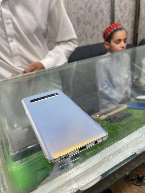 s10 5g full size all ok orgnal 256gb 10/10 cpndtion approved 2
