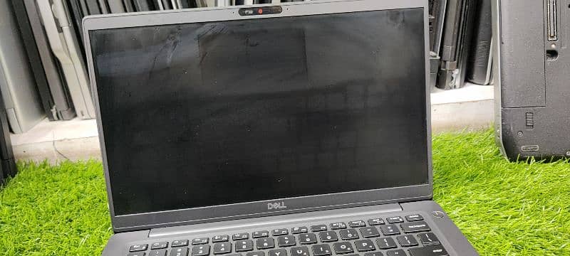 Dell Latitude 7400 2
