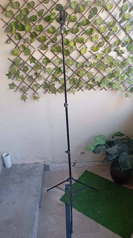 tripod stand 1