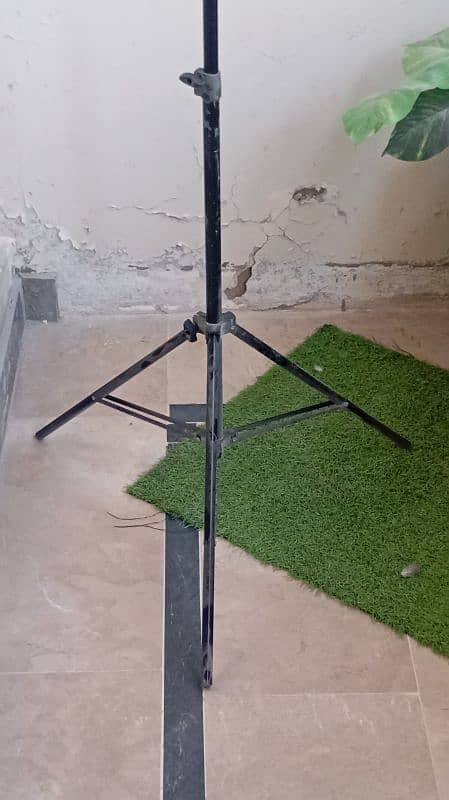 tripod stand 2