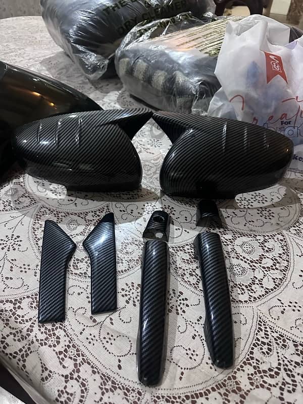 Swift Carbon fiber batman sidemirrors+ door handles 1