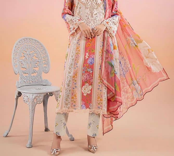 Ladies suit stitching karigar 1