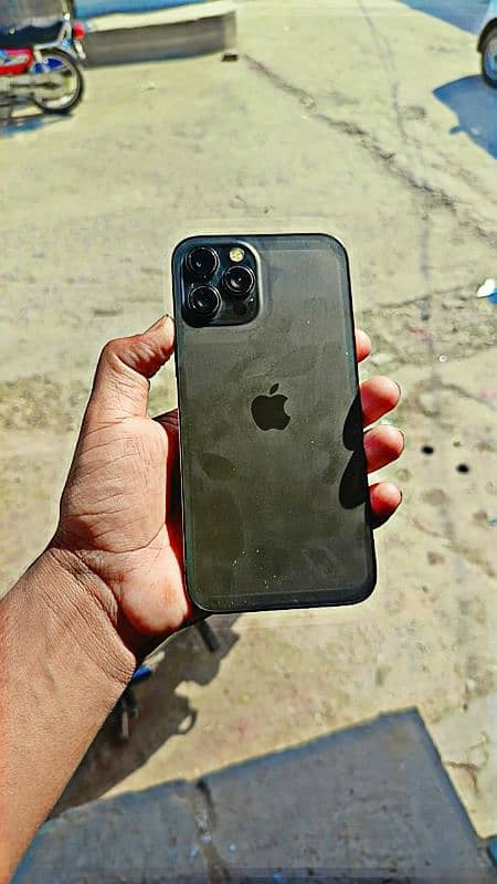 Iphone 12 pro max 1