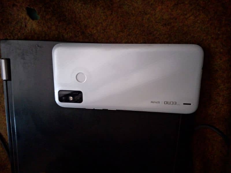 Tecno spark 6 go total genuin 10/9.5. . . . .  2/32 1