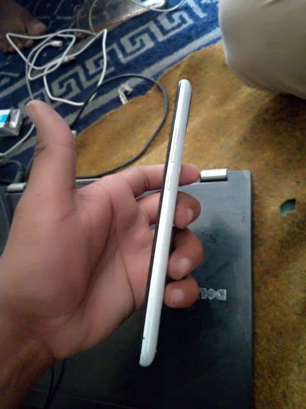 Tecno spark 6 go total genuin 10/9.5. . . . .  2/32 3