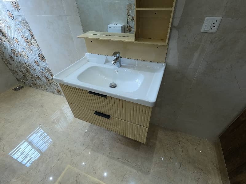 Prime Location House Of 10 Marla Is Available For sale 11