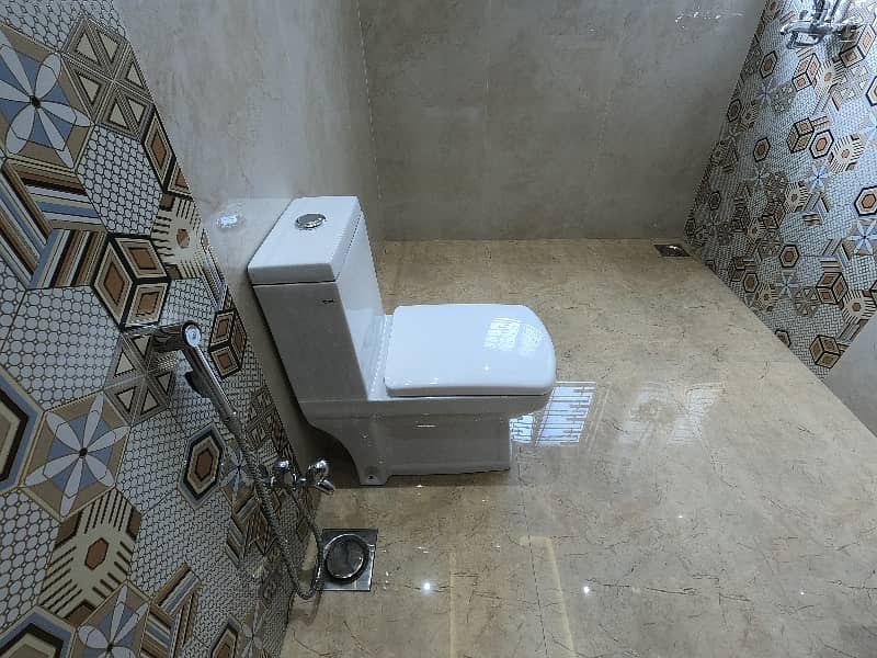 Prime Location House Of 10 Marla Is Available For sale 13