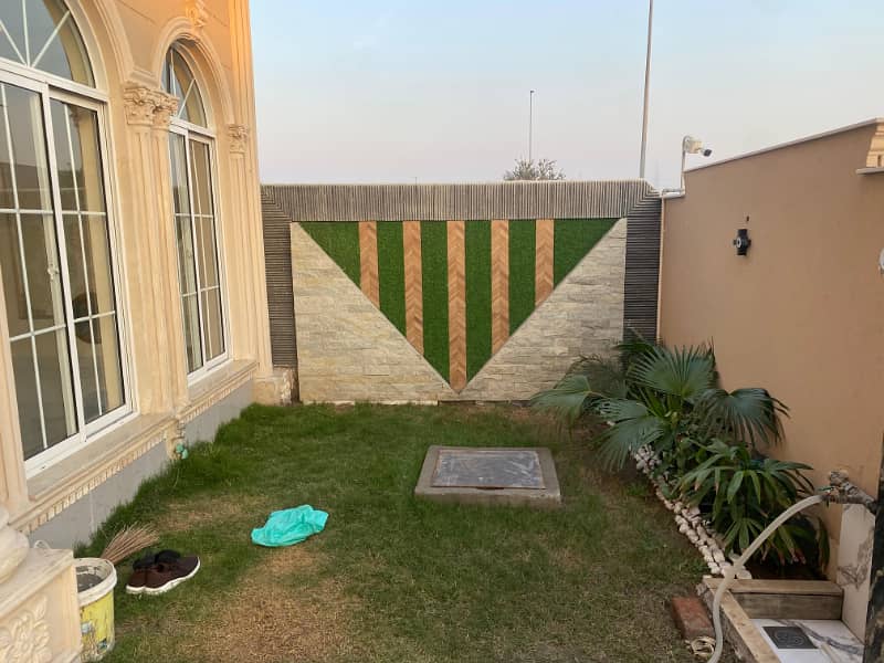 DHA Phase 7, 10 Marla, 04 Bed, Luxurious House For Sale. 1