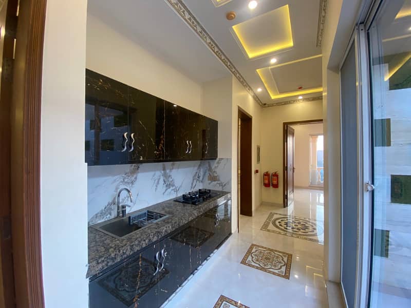 DHA Phase 7, 10 Marla, 04 Bed, Luxurious House For Sale. 9