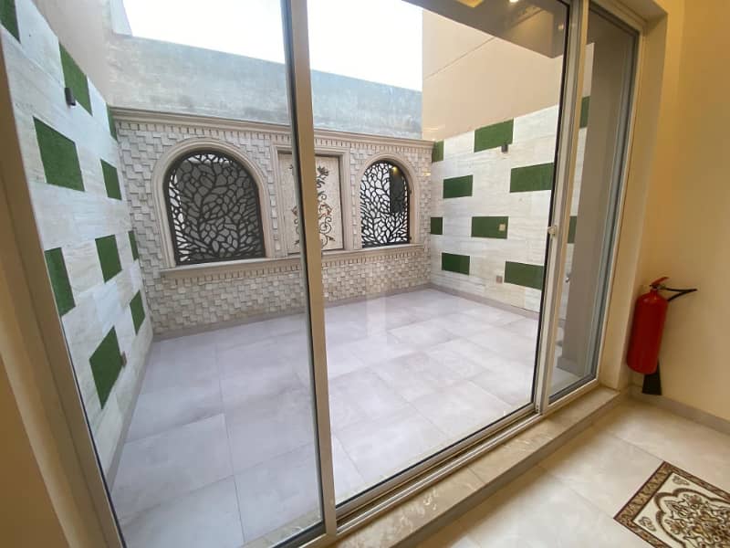 DHA Phase 7, 10 Marla, 04 Bed, Luxurious House For Sale. 15