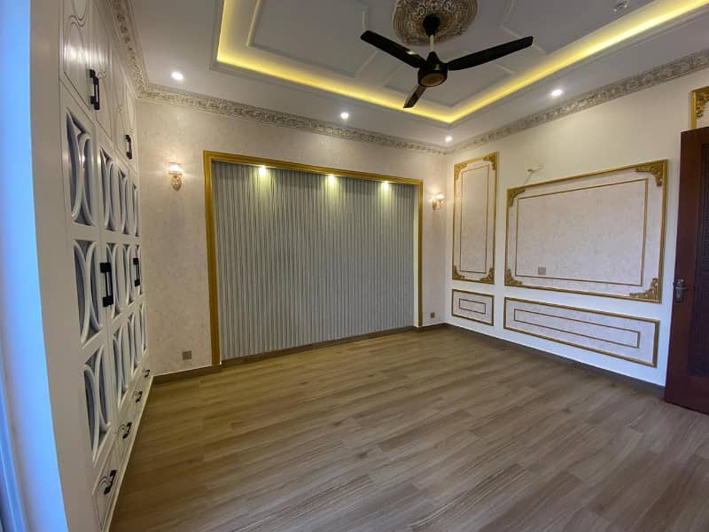 DHA Phase 7, 10 Marla, 04 Bed, Luxurious House For Sale. 29