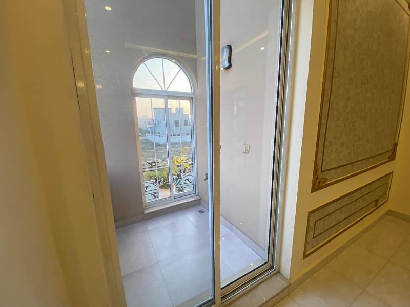 DHA Phase 7, 10 Marla, 04 Bed, Luxurious House For Sale. 43