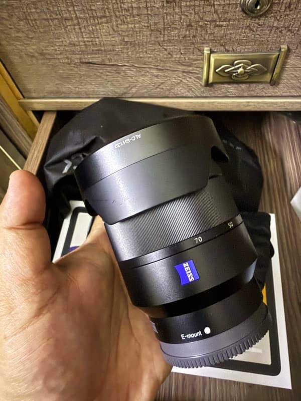 Zeiss Sony 24-70 lens f-4 1