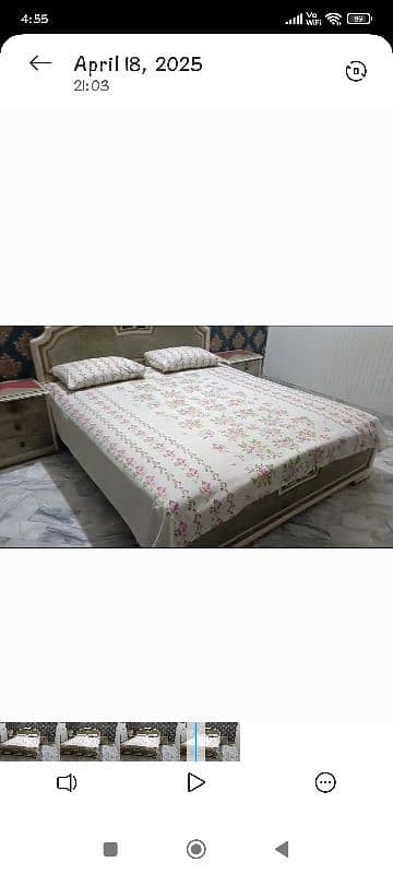 Bed with side tables 0