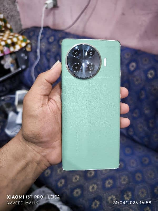 Spark 20 pro plus 8+8/256 1