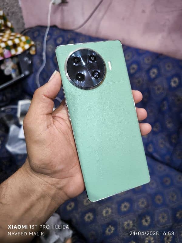Spark 20 pro plus 8+8/256 4