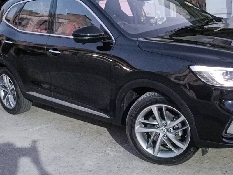 MG HS 2021 11