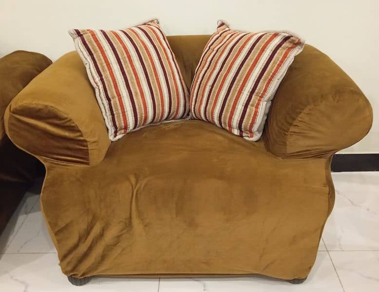 Branded sofa set 2
