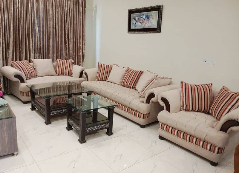 Branded sofa set 4